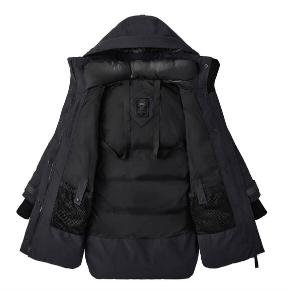 Canada Goose Bennett Parka in Navy & Black - Picture 12 of 16